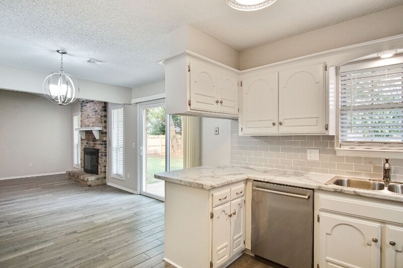 Building Photo - 501 Holly Hill Rd