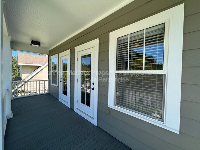 Building Photo - 1417 E Maxwell St