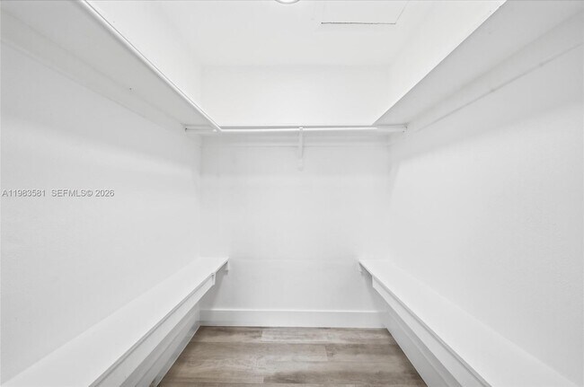 Building Photo - 1781 SW 13th St