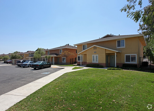 Primary Photo - Phoenix Park Apartments