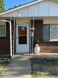 Building Photo - 3090 Aurora Ave