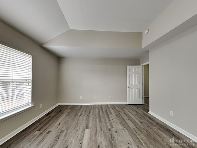 Building Photo - 121 Stoneheath Dr