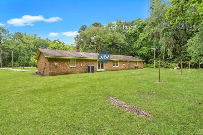 Building Photo - Rare opportunity minutes away from Savannah - Move In Today!