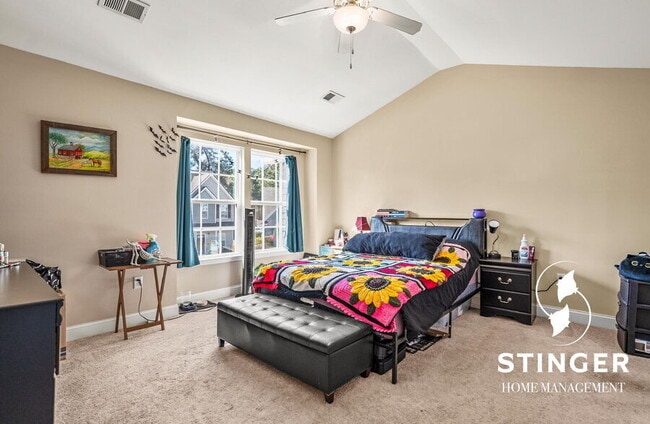 Building Photo - 332 Dante Cir