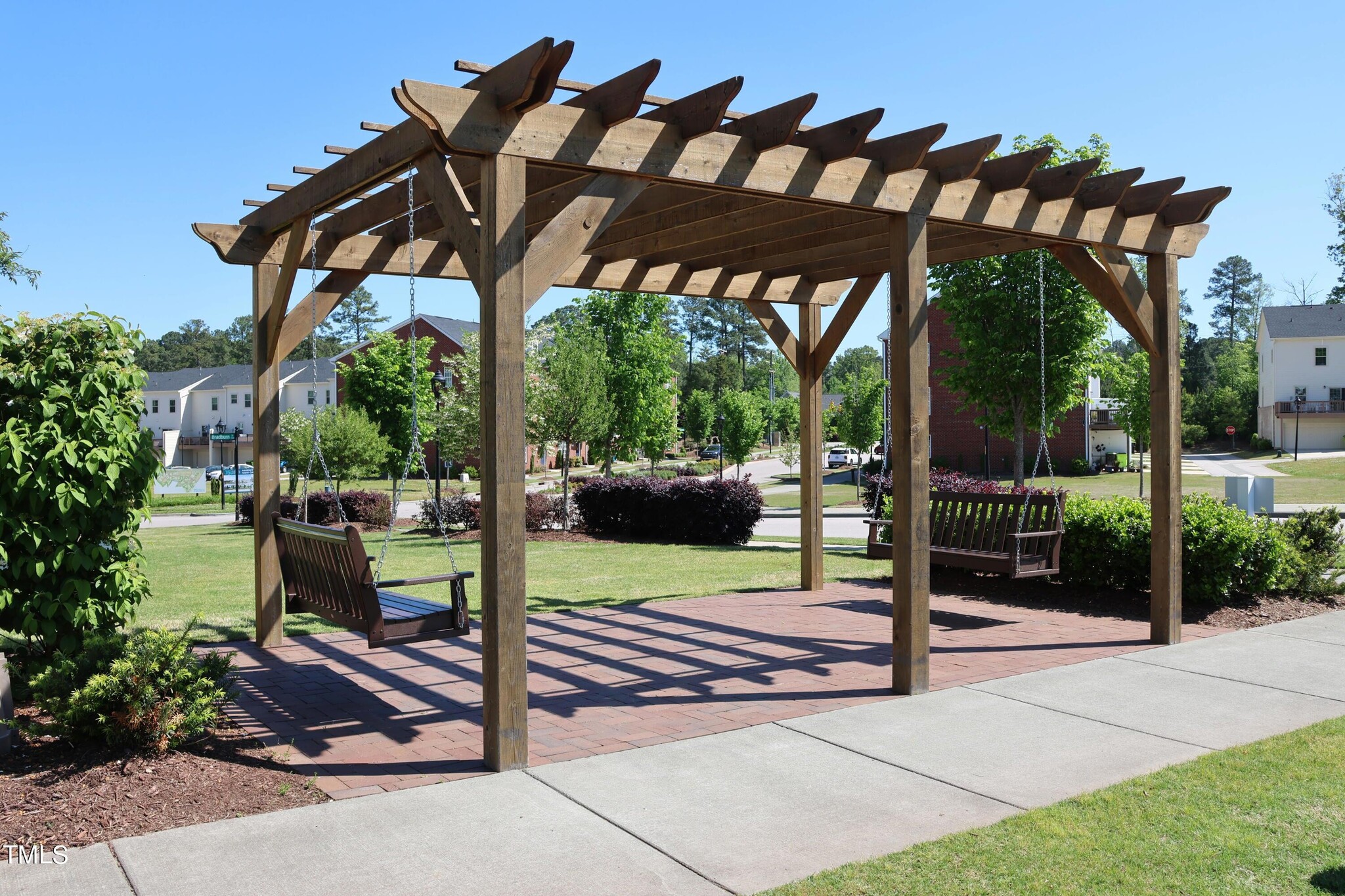 Building Photo - 1213 Bradburn Dr