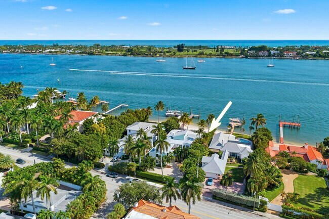 Building Photo - 3208 N Flagler Dr