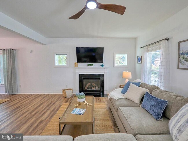 Building Photo - 36628 Dew Way