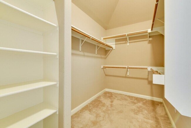 Building Photo - 1614 Hidden Springs Path