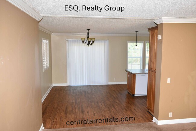 Building Photo - 16801 Cornfield Dr