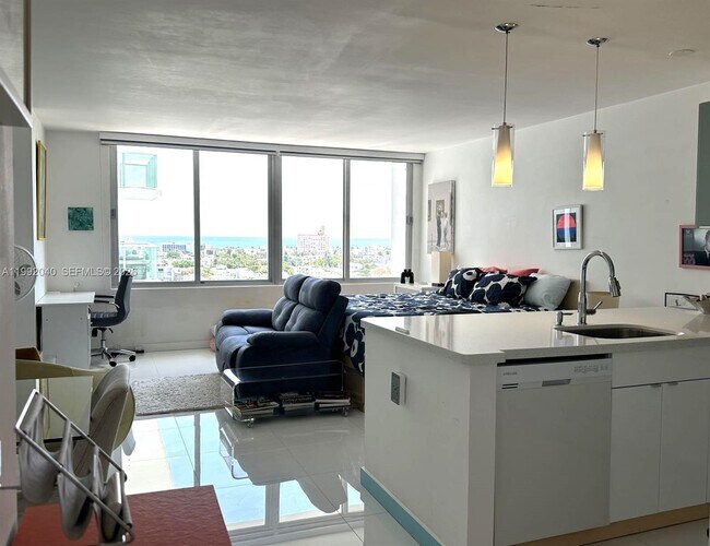 Building Photo - 1000 West Ave