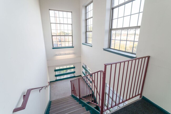 Building Photo - 149 Wilson St