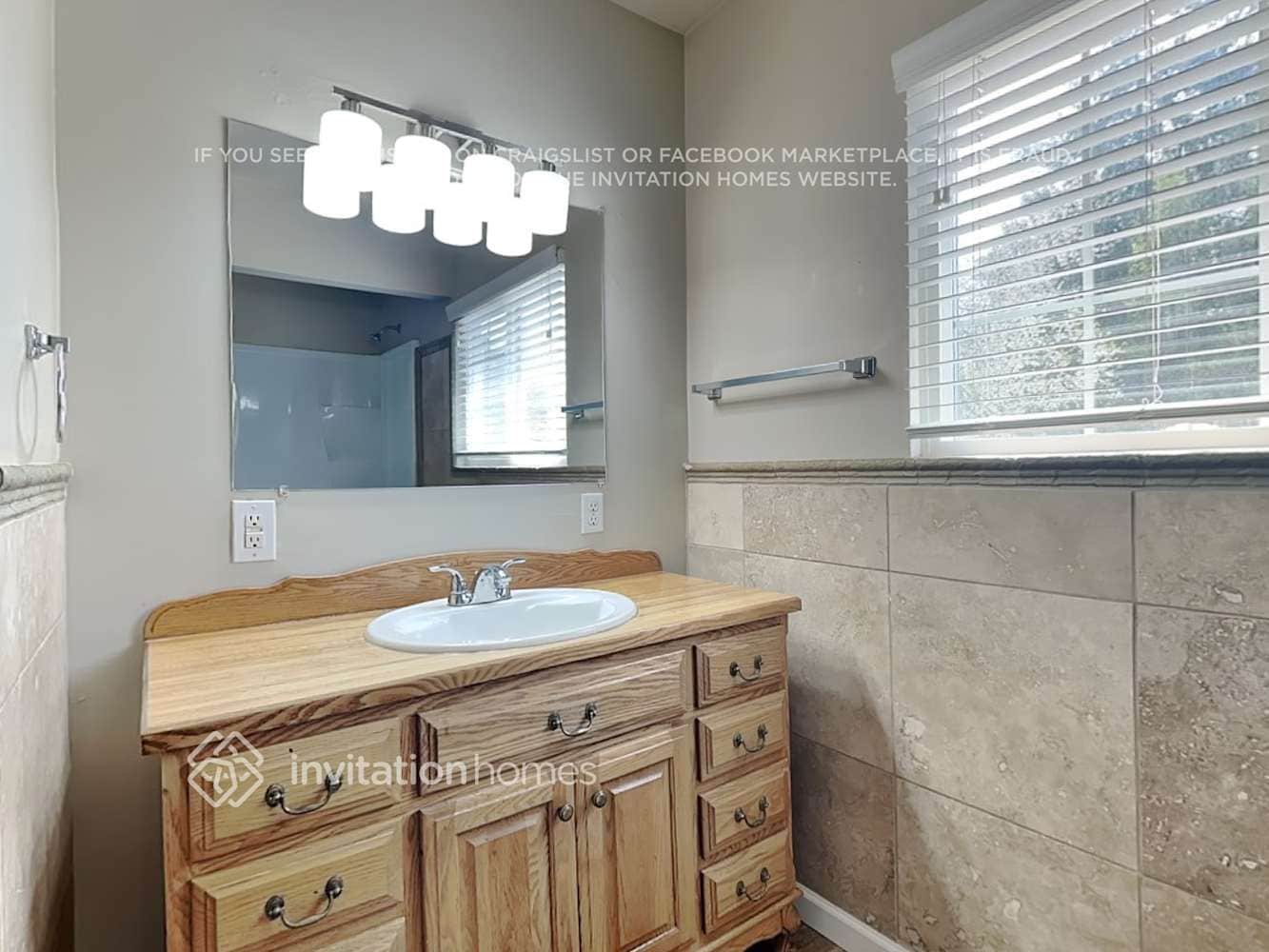 Building Photo - 19401 8th Ave S