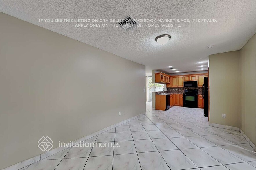 Building Photo - 831 NW 98th Ave