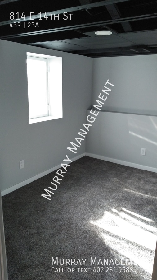 Building Photo - 814 E 14th St