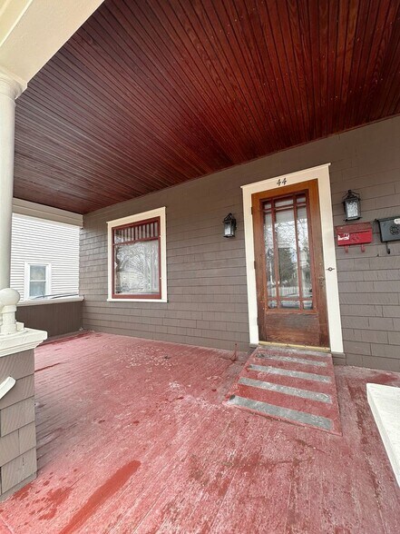 Building Photo - 44 Drew St