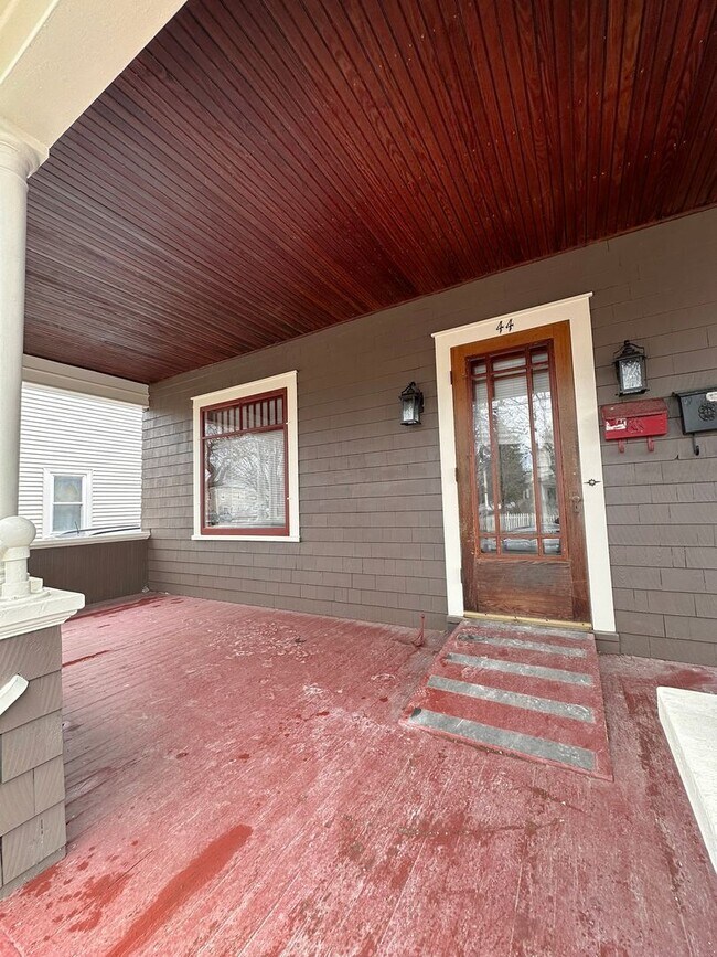 Building Photo - 44 Drew St