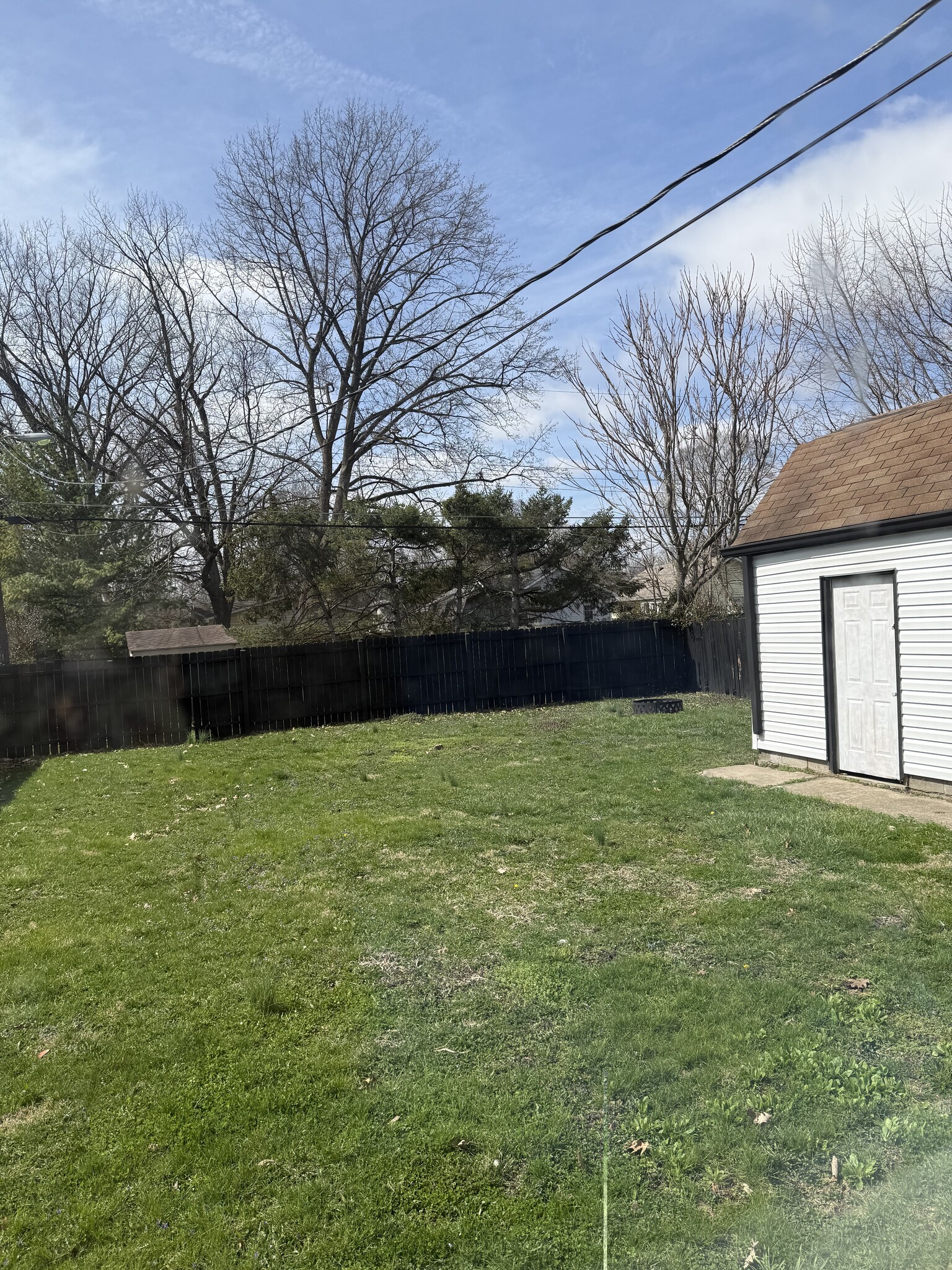 Building Photo - 320 S Roena St