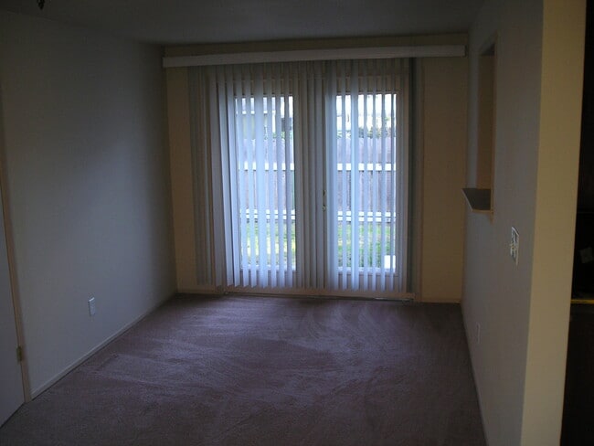 Building Photo - 808 Warner St