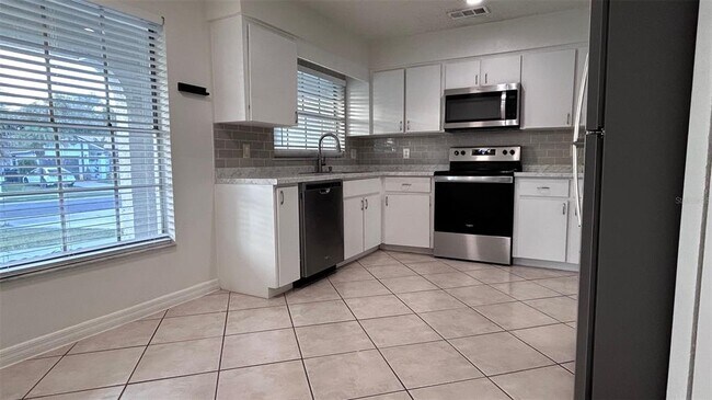 Building Photo - 12043 Rotuma St