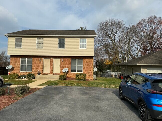 off road two car parking - 1048 Dual Pl