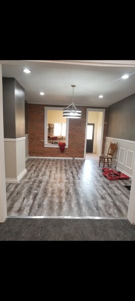 Building Photo - 1607 Abbotston St