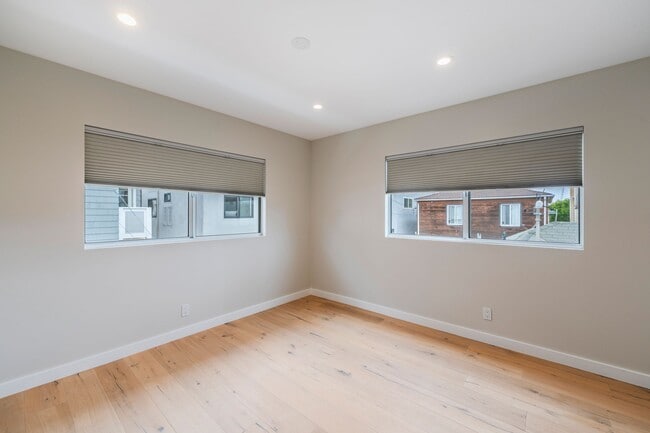 Building Photo - 420 28th St