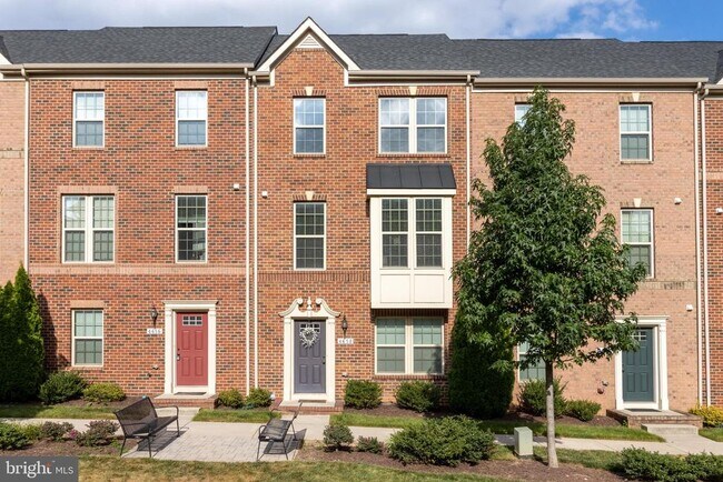 Building Photo - 4658 Hudson St