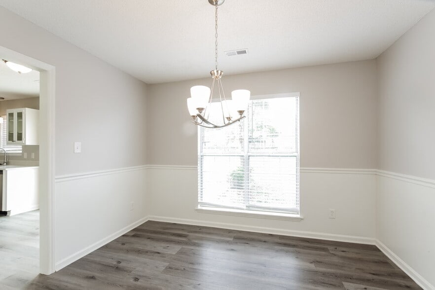 Building Photo - 7304 Hethersett Ln