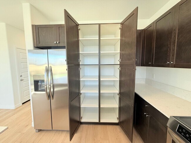 Building Photo - 10370 Bayson Wy