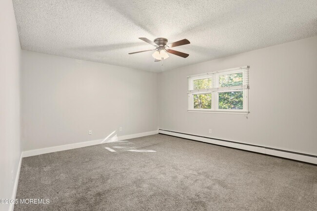 Building Photo - 601 Duchess Ct