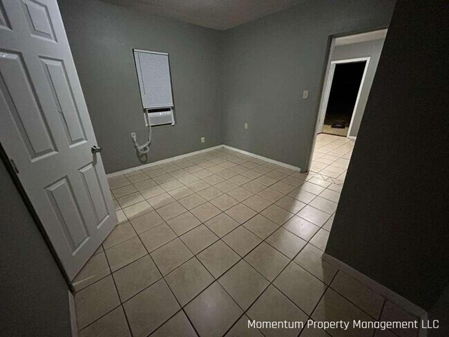 Building Photo - Cute 1/1 Duplex in Bartow / Move in before MAY 1st get June’s rent FREE !!!