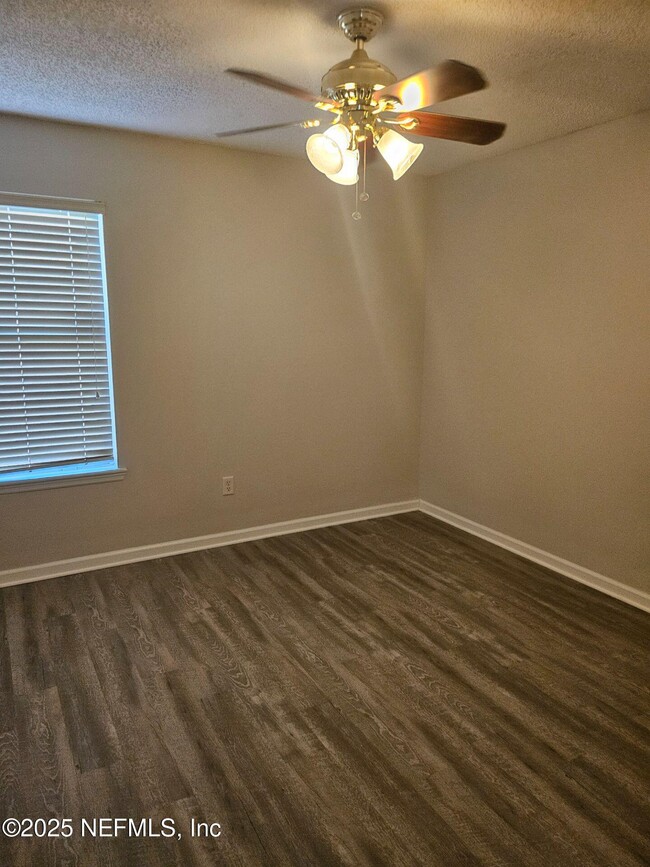 Building Photo - 9827 Nelson Forks Dr