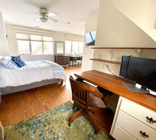 Primary with Desk - 4 Wenaumet Bluff Dr