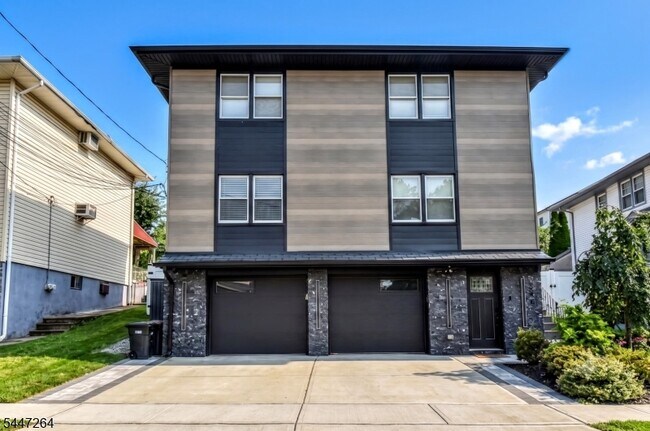 Building Photo - 398 Mayer Ct