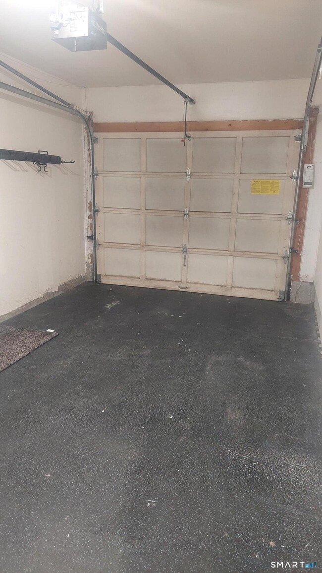 Building Photo - 11 Mannions Ln