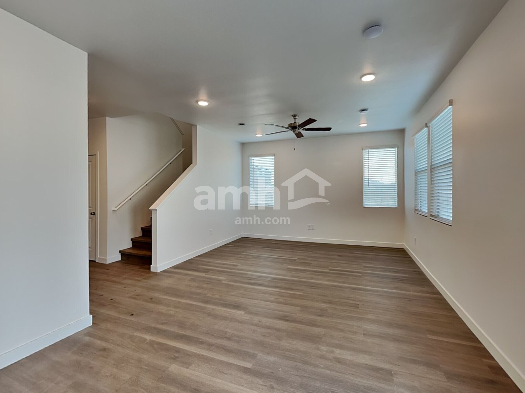 Building Photo - 18492 W Cottontail Ln