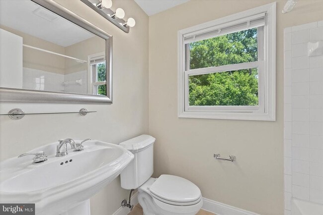 Building Photo - 7385 Emerald Dr