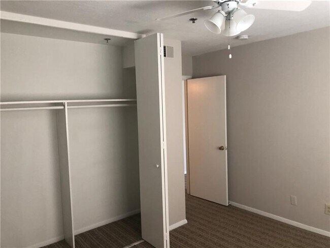 Building Photo - 641 Powder Springs St