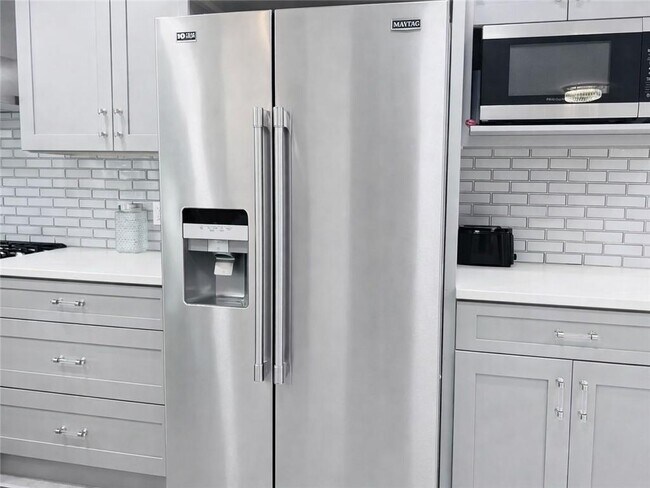 Building Photo - 2124 Zelda Dr NE