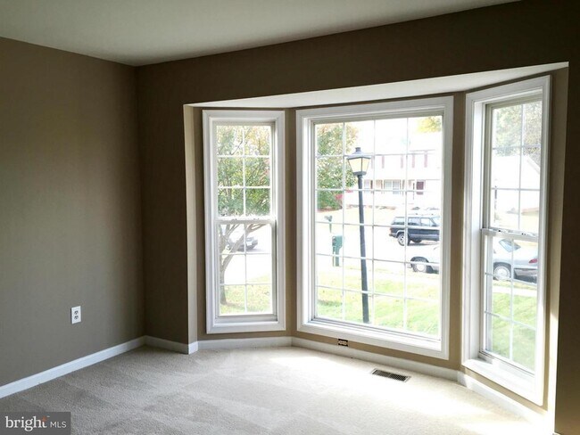Building Photo - 96 Tanterra Dr