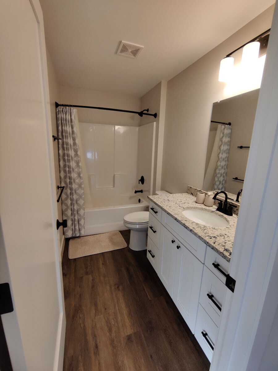 Building Photo - 1205 Fuller St