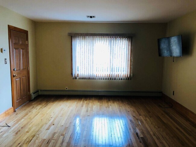 Primary Photo - 6 Bella Vista Ave