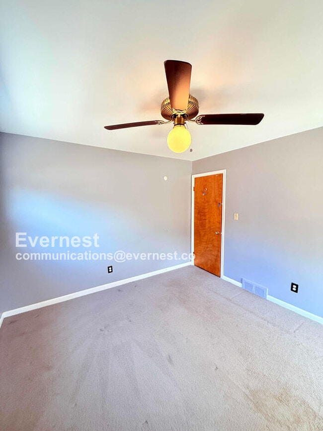 Building Photo - W/D Included! Single-Family Home w/ Central Air, Garage & Fenced Yard in Dearborn Heights