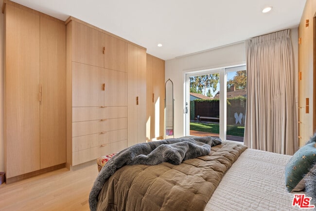 Building Photo - 11314 Homedale St