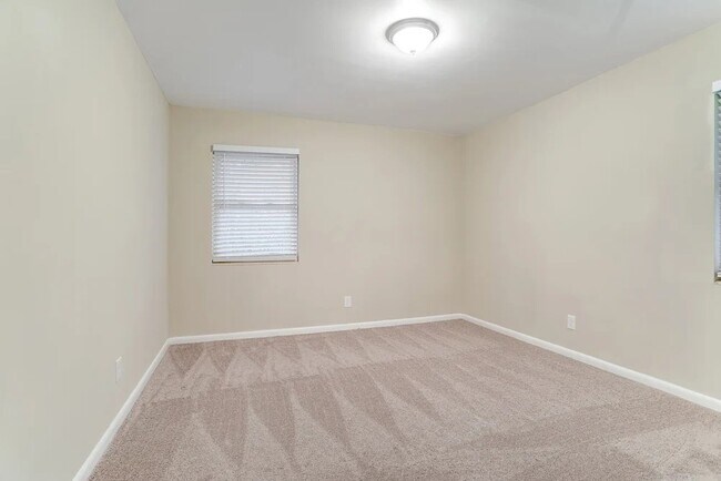 Building Photo - 2138 Springdale Rd SW
