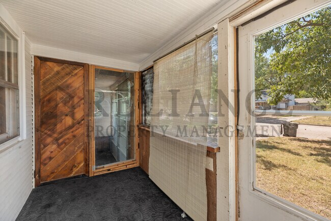 Building Photo - 432 N Elizabeth St