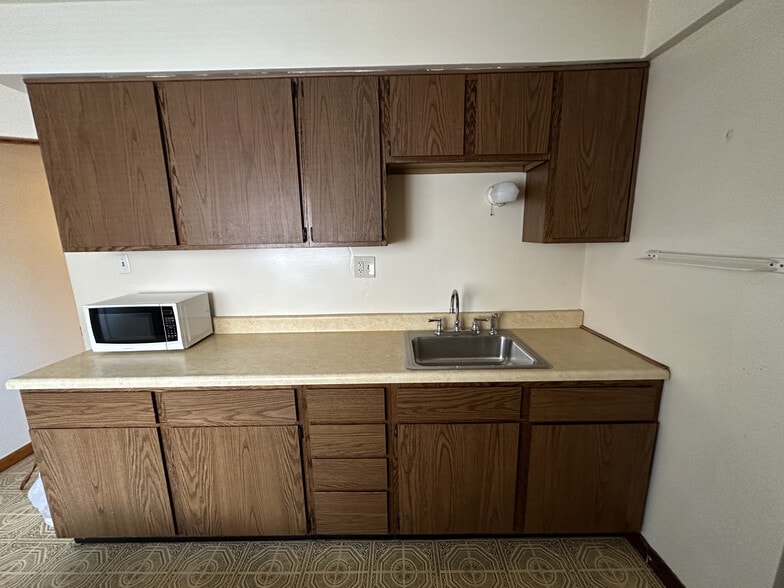 Building Photo - 10 Oakland Sq