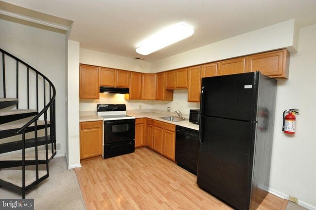 Building Photo - 28 Bridgewater Dr