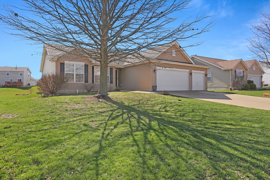 Building Photo - 814 Cone Flower Dr