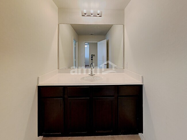 Building Photo - 7822 Creekshore Cove